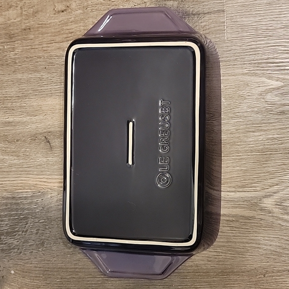 Le Creuset Cassis Stoneware Rectangular Dish - Picture 3 of 10